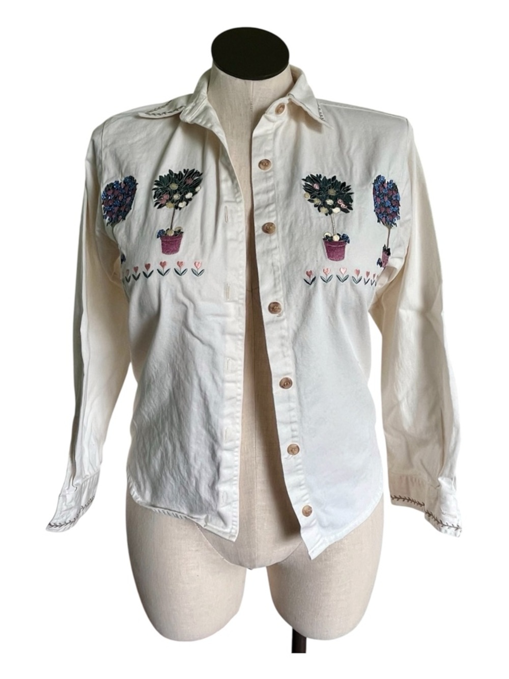Vintage Christopher & Banks Cream Denim Embroidered Button Down Shirt - Small